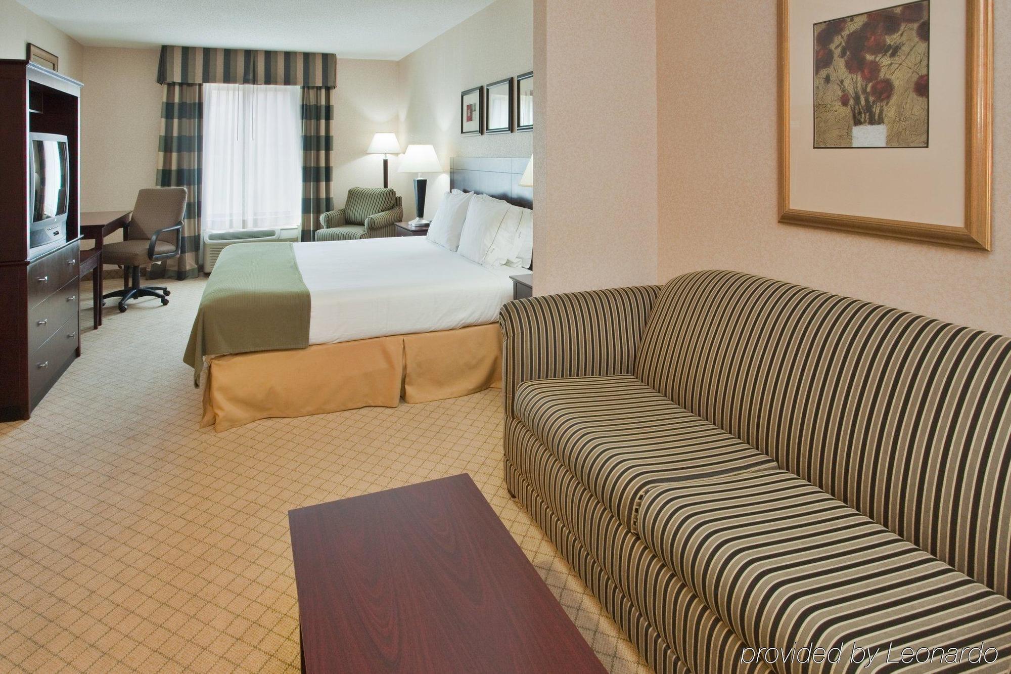 Express & By Ihg Hotel 2*
