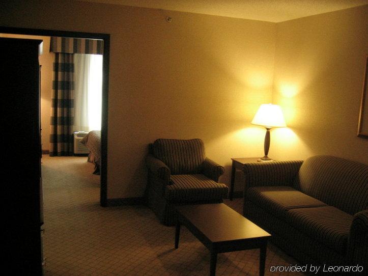 Express & By Ihg 2*