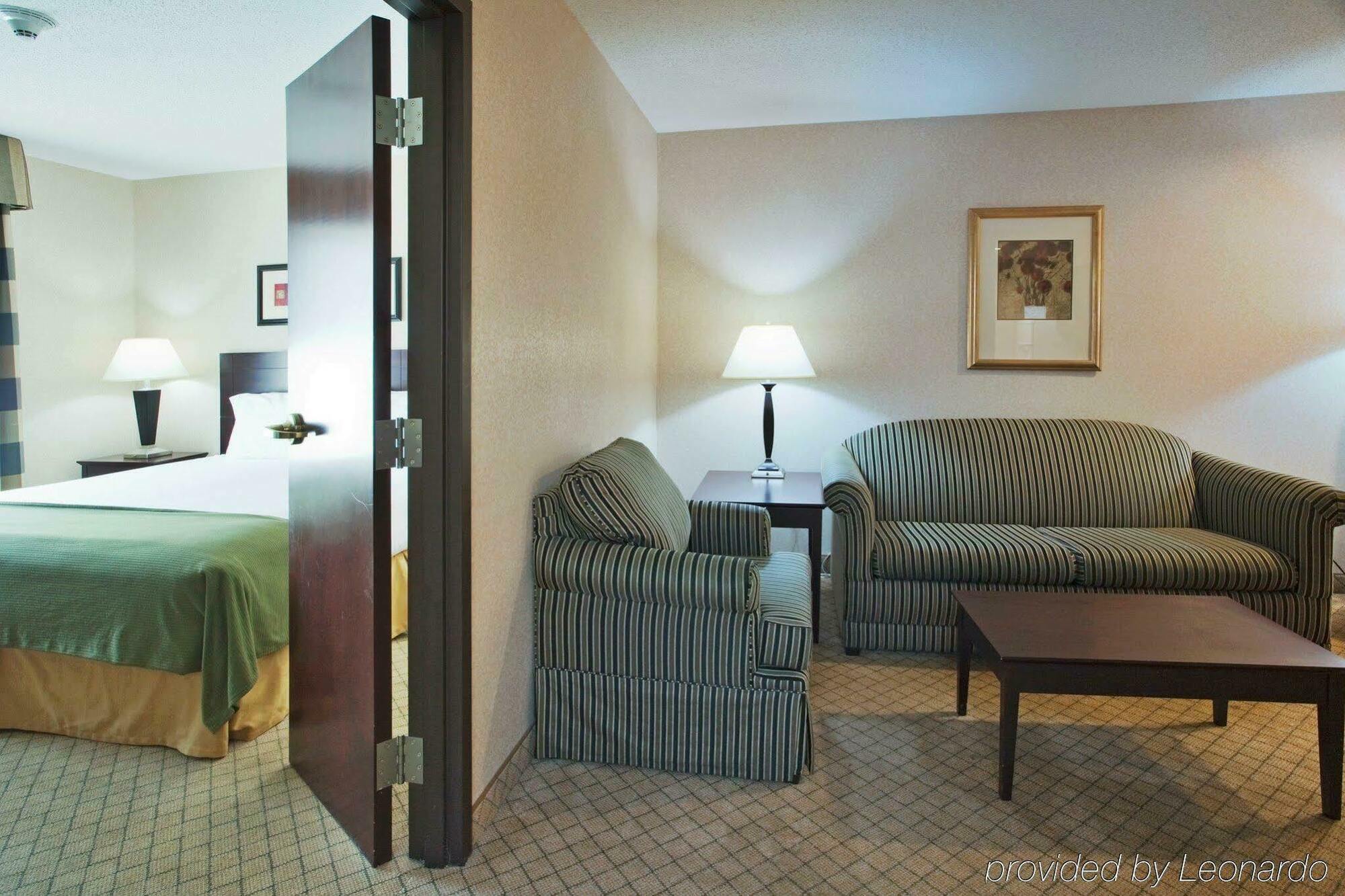 Hotel Express & By Ihg